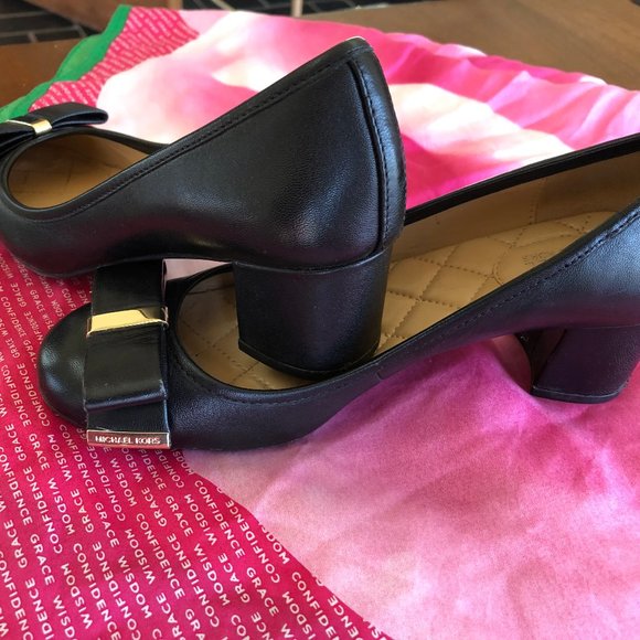 Michael Kors Shoes - MICHAEL KORS Leather Black Kiera Bow Pumps 6M
